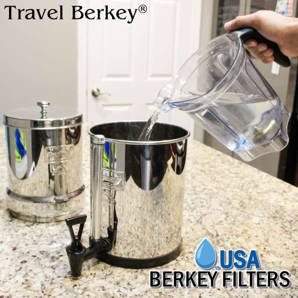 USABF TravelBerkey 7 5 Inch WaterLevelViewSpigot pouring